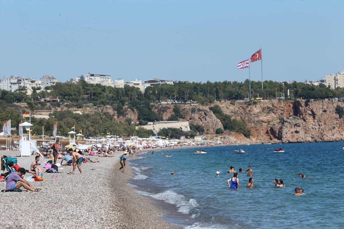 Antalya'da ekimde deniz keyfi