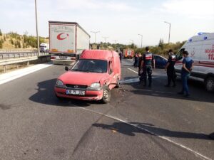 - Otomobil sürücüsü de kazada yaralandı