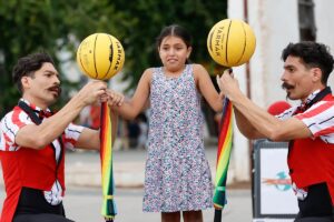 ANTALYA (AA) – ZEHRA TEKECİ – Arjantinli tek yumurta ikizleri