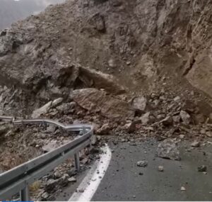 ARTVİN (AA) – Artvin'in Yusufeli ilçesinde yağışa bağlı meydana gelen