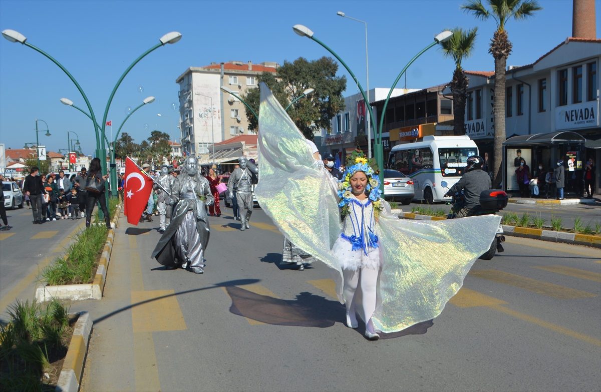 Ayvalık'ta “16. Uluslararası Zeytin Hasadı Festivali” gerçekleştirildi