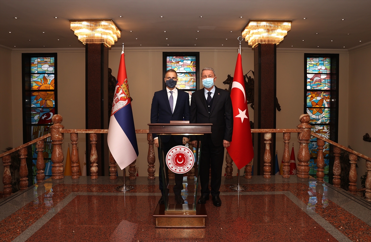 Bakan Akar, Sırbistan Başbakan Yardımcısı ve Savunma Bakanı Stefanoviç ile görüştü