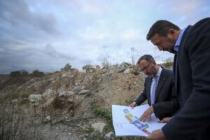 - Mehmet Muharrem Kasapoğlu ve Hidayet Türkoğlu, "Basketbol Gelişim Merkezi"