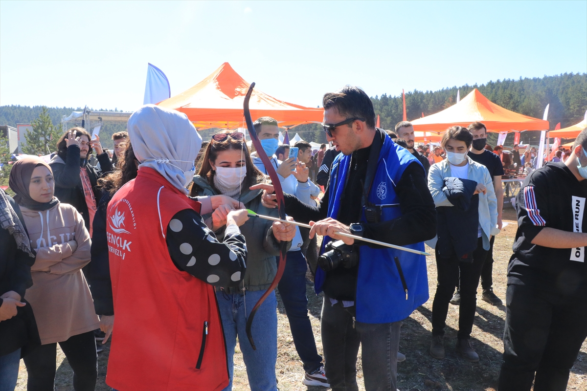 Bakan Kasapoğlu ve AK Parti'li Yıldırım, Erzincan'daki gençlik festivaline katıldı