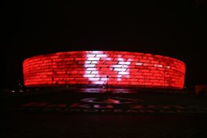BAKÜ (AA) – Azerbaycan'ın başkenti Bakü'deki Olimpiyat Stadyumu'nun dış cephesine