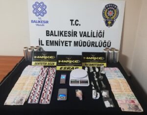 BALIKESİR (AA) – Balıkesir'de polis ekiplerince düzenlenen uyuşturucu operasyonlarında gözaltına