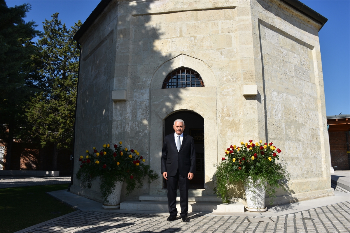 Binali Yıldırım, Macaristan'da ziyaretlerde bulundu