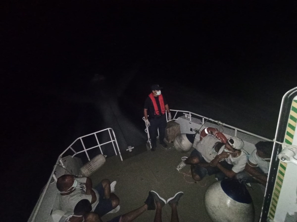 Bodrum açıklarında 8 düzensiz göçmen kurtarıldı