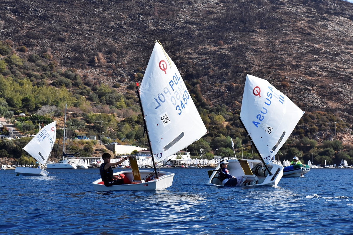 Bodrum'da Uluslararası Optimist Yarışları devam ediyor