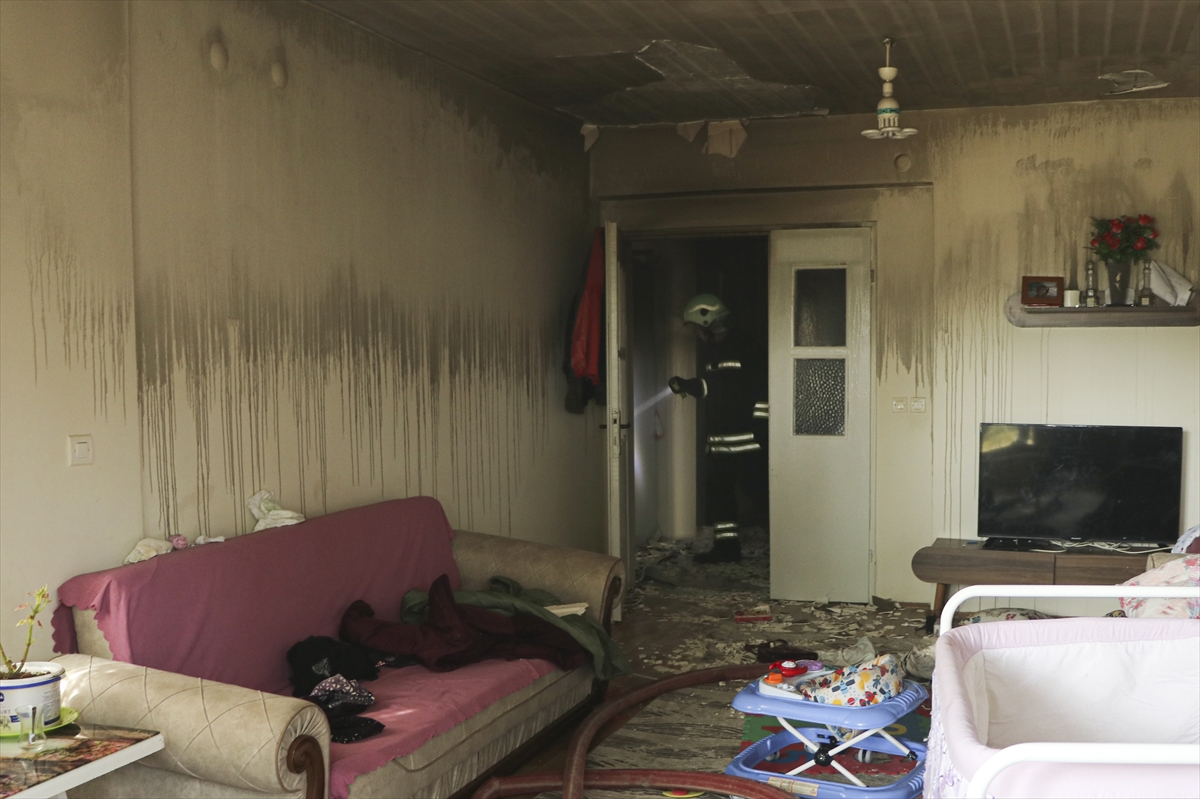 Bolu'da itfaiye erleri yangın çıkan evde uzun süre kayıp kediyi aradı