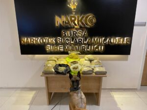 BURSA (AA) – Bursa'da düzenlenen operasyonda çamaşır makinesine gizlenmiş 13