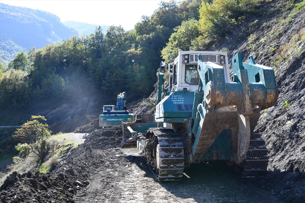 Çatalzeytin'de ikinci selde zarar gören menfezler onarıldı