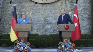 Cumhurbaşkanı Recep Tayyip Erdoğan, bugün Huber Köşkü’nde Almanya Başbakanı Merkel’i