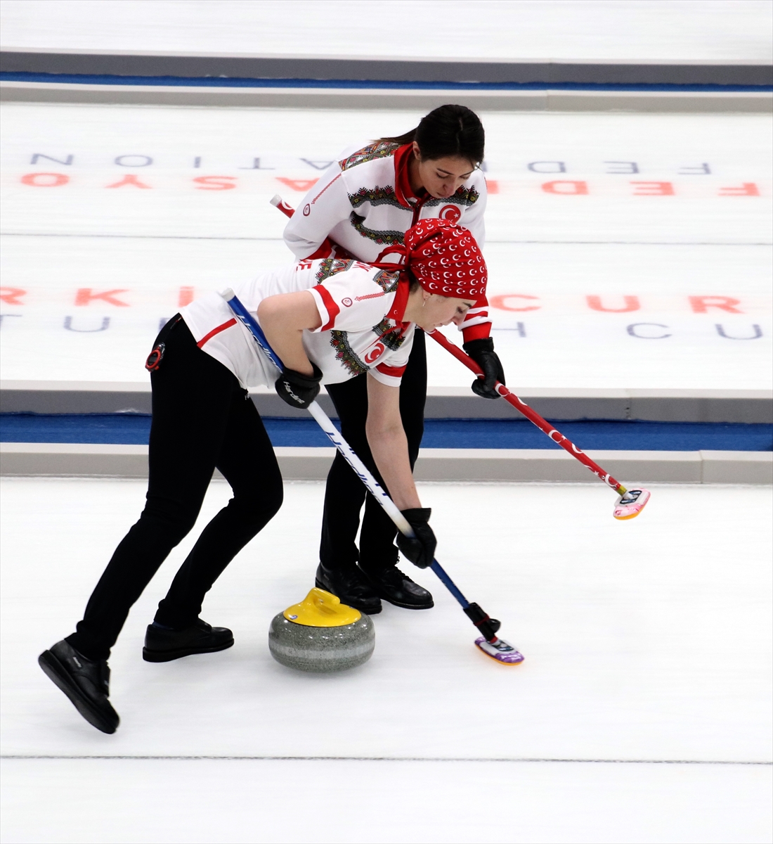 Curling: 2022 Kış Olimpiyat Oyunları ön eleme müsabakaları