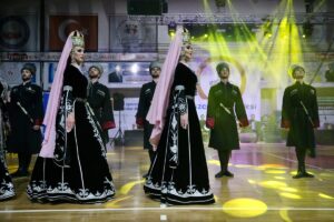 DÜZCE (AA) – Kabardey-Balkar Cumhuriyeti Devlet Akademik Halk Dansları Topluluğu