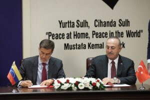 ANKARA (AA) – Dışişleri Bakanı Mevlüt Çavuşoğlu, ABD'nin Suriye kararnamesini