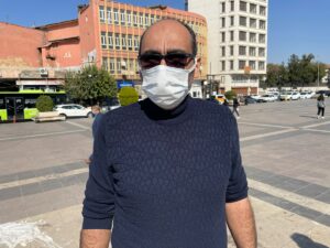 - Eğitim sendikaları darp olayını kınarken, öğretmen ve veli birbirlerinden