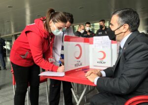 DÜZCE (AA) – Düzce Valisi Cevdet Atay, Türk Kızılay Batı