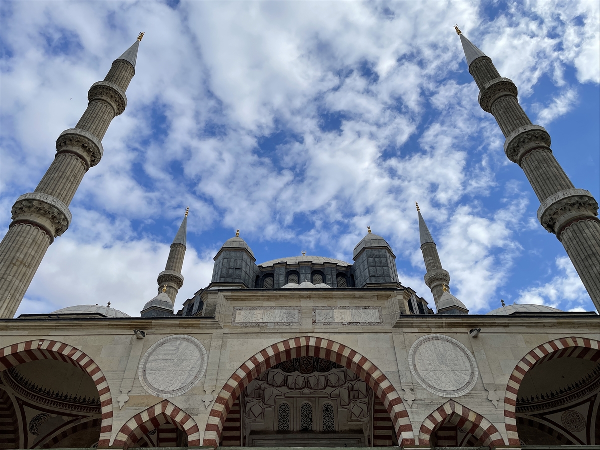Edirne'deki Selimiye, Üç Şerefeli ve Eski camiler inanç turizmine önemli katkı sağlıyor