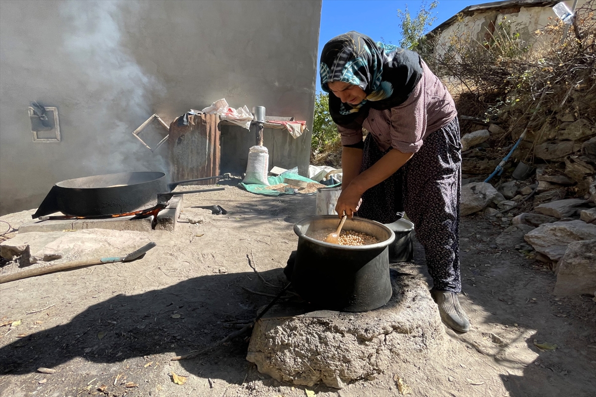 Elazığ'ın tescilli lezzeti Ağın leblebisine talep artıyor