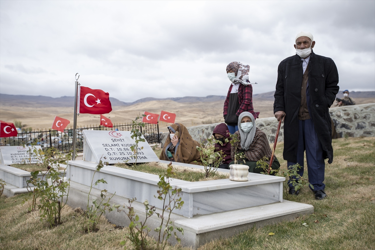 Eli kanlı PKK'nın katlettiği 33 Yavi şehidi, katliamın 28. yılında anıldı