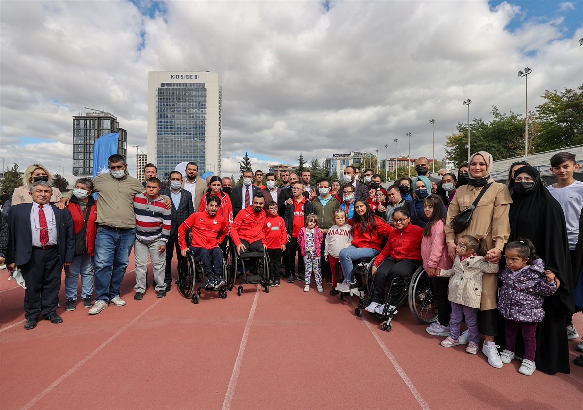 Engelli sporcular, “Engelsiz Yaşam Şenliği”nde stres attılar