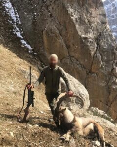 ERZİNCAN (AA) – Erzincan Kemah ilçesinde iki yaban keçisi avladığı