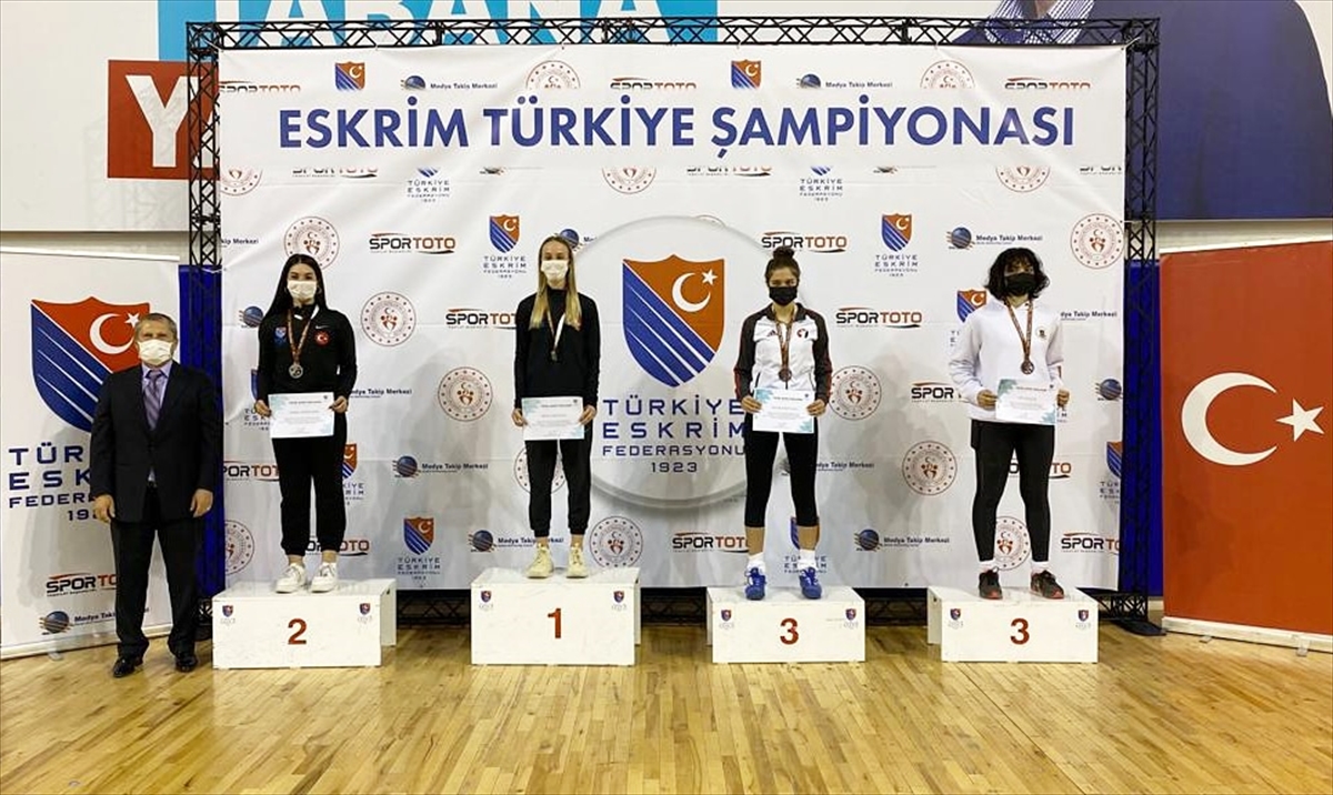 Eskrimde Kılıç Türkiye Şampiyonası Ankara'da yapıldı