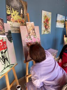 ZONGULDAK (AA) – Zonguldak'ın Alaplı ilçesinde atölyede resim yapmayı öğrenen