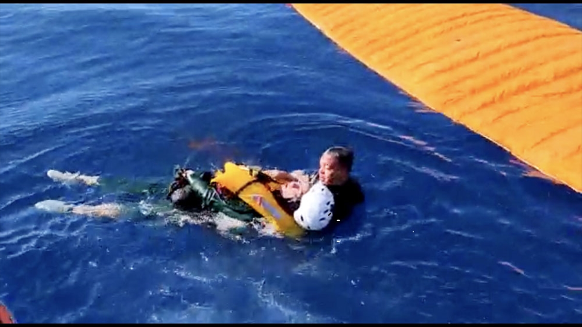 Fethiye'de denize düşen Ukraynalı kadın yamaç paraşütü pilotu kurtarıldı