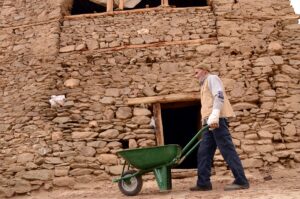 BİTLİS (AA) – Bozulmamış doğası, tarihi dokusu, asırlık taş evleri