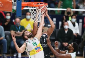 - Frutti Extra Bursaspor: 73 - Beşiktaş Icrypex: 76