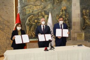 GAZİANTEP (AA) – Gaziantep'te okuma-yazma oranının artırılması için düzenlenen kurslara