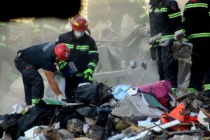 BATUM (AA) – Gürcistan'ın Batum kentinde 7 katlı bir binanın