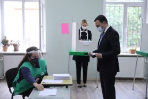 TİFLİS (AA) – Gürcistan'da halk, 64 belediye başkanı ve 2