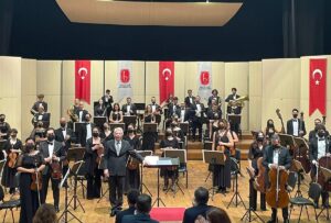 ANKARA (AA) – Hacettepe Üniversitesi Senfoni Orkestrası, Cumhuriyet Bayramı'nı kutlamak
