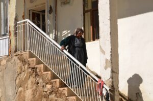 HAKKARİ (AA) – Hakkari'nin Yüksekova ilçesine bağlı Esendere beldesinde yaşayan