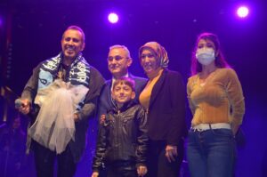 KÜTAHYA (AA) – Ünlü rock sanatçısı Haluk Levent, Kütahya’da konser