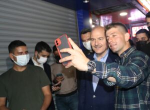 TUNCELİ (AA) – İçişleri Bakanı Süleyman Soylu, Tunceli'de esnaf ziyareti
