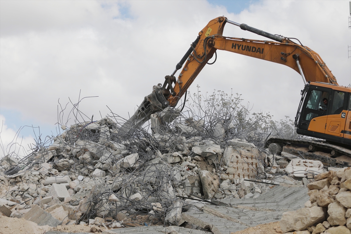 İsrail askerleri Batı Şeria’da Filistinlilere ait iki evi yıktı