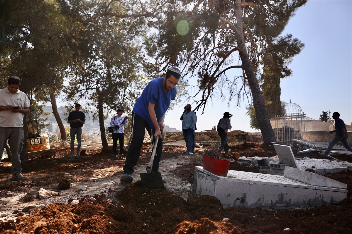 İsrail Kudüs’teki Müslüman mezarlığında park yapım çalışmasına başladı