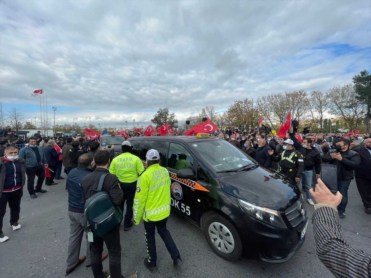 İstanbul'da taksicilerden İBB'ye protesto