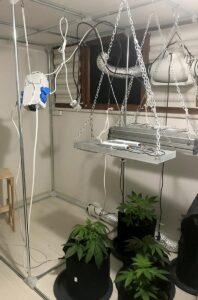 İSTANBUL (AA) – Çekmeköy’de uyuşturucu madde imali ve satışı yaptığı