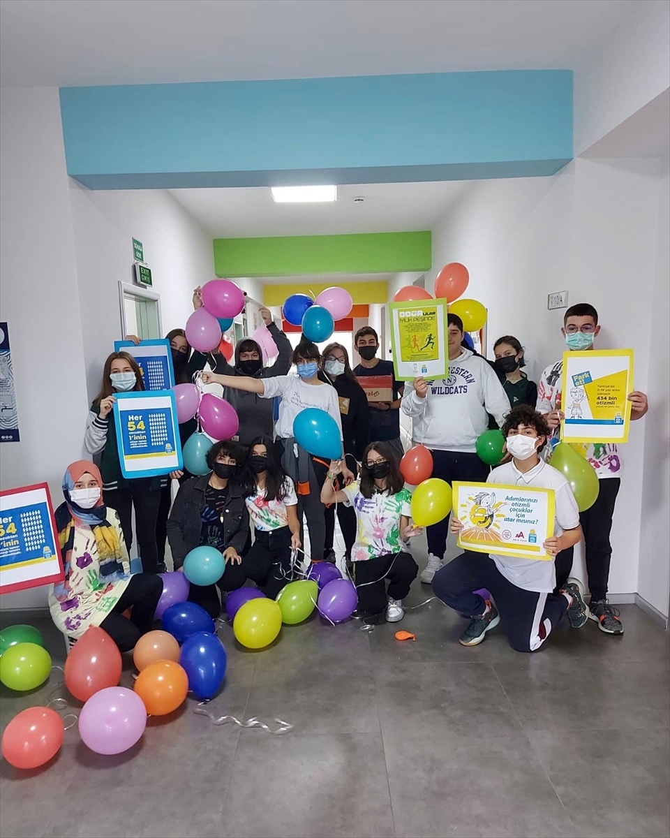 İTÜ ETA Vakfı Doğa Koleji öğrencileri İstanbul Maratonu'nda otizmli çocuklar için koşacak