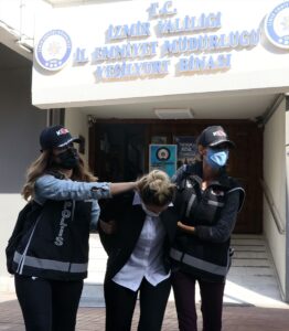 İZMİR (AA) – Elebaşılığını firari Binali Camgöz'ün yaptığı öne sürülen