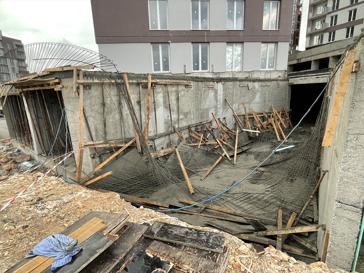 İzmir'de beton kalıbının çökmesi sonucu bir inşaat işçisi yaralandı