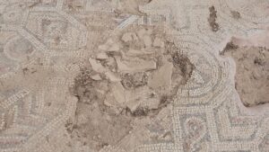 BURSA (AA) – Bursa'nın İznik ilçesinde, Hisardere Nekropolü alanında devam