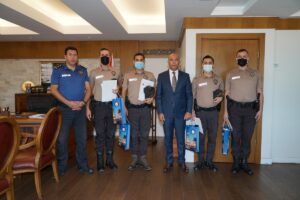 İZMİR (AA) – İzmir'in Buca ilçesinde pompalı tüfekle kafeye ateş