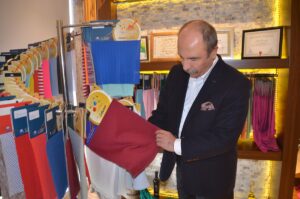 KAHRAMANMARAŞ (AA) – Kahramanmaraş'ta bazı iş insanları, çalışanlarına destek amacıyla