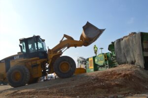 KIRKLARELİ (AA) – Kırklareli'nin Lüleburgaz ilçesinde inşaat ve yıkıntı atıkları